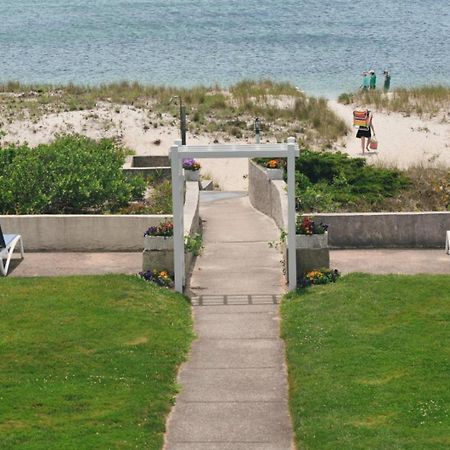 Surf & Sand Beach Motel Саут-Ярмут Экстерьер фото