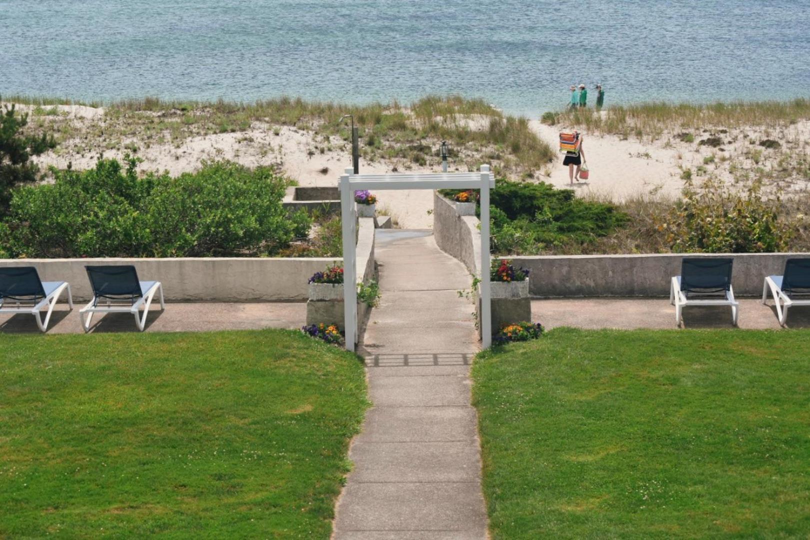 Surf & Sand Beach Motel Саут-Ярмут Экстерьер фото