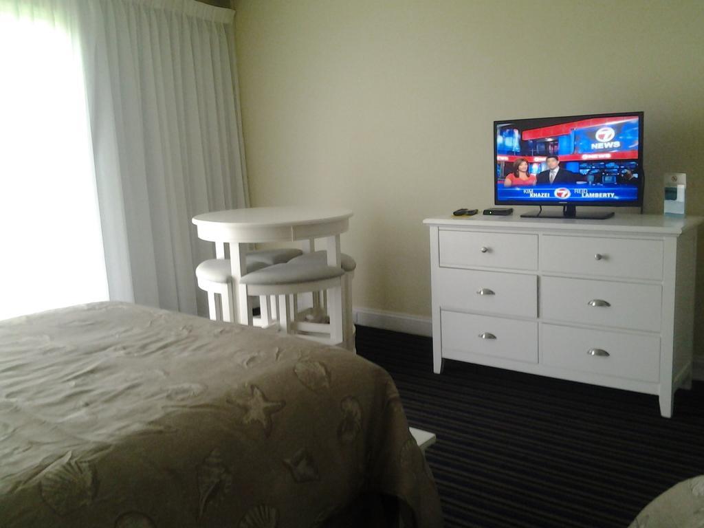Surf & Sand Beach Motel Саут-Ярмут Экстерьер фото